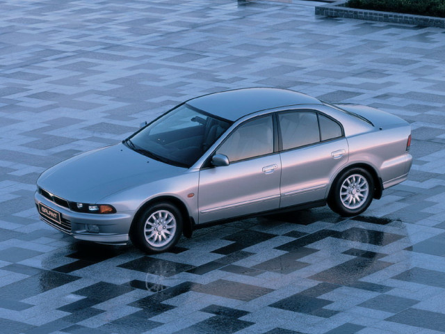 Mitsubishi Galant 1.9 AT 4x4 (150 л.с.) - VIII 1996 – 1999, седан