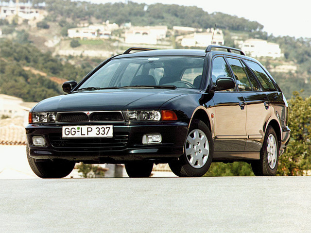 Mitsubishi Galant 2.5 MT (163 л.с.) - VIII 1996 – 1999, универсал 5 дв.