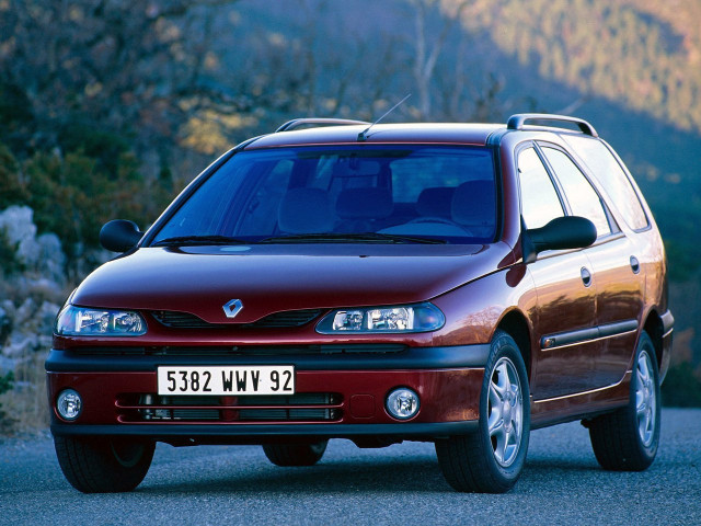 Renault Laguna 2.0 MT (139 л.с.) - I 1993 – 2001, универсал 5 дв.