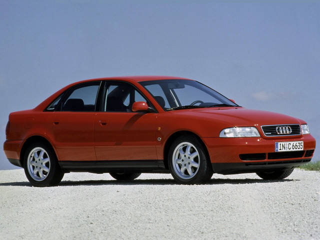 Audi A4 1.8 AT (125 л.с.) - I (B5) 1994 – 1999, седан