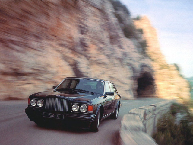 Bentley Brooklands 6.8 AT (248 л.с.) - I 1992 – 1998, седан