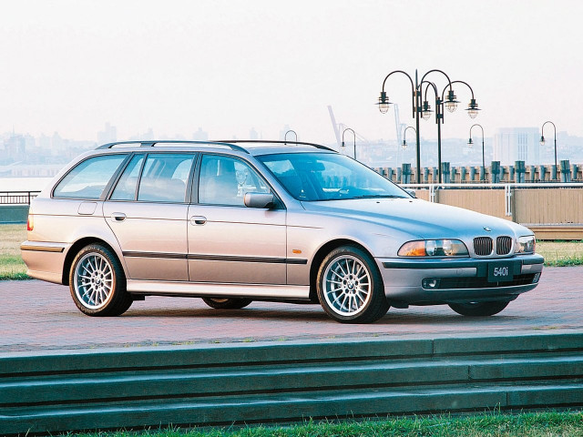 BMW 5 серии 4.4 AT (286 л.с.) - IV (E39) 1995 – 2000, универсал 5 дв.