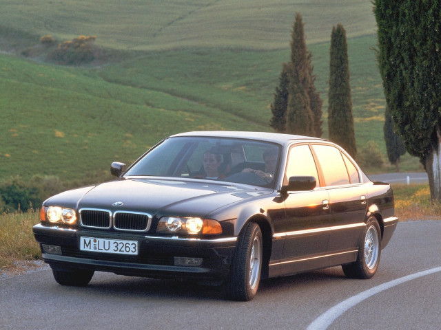 BMW 7 серии 2.5D MT (143 л.с.) - III (E38) 1994 – 1998, седан