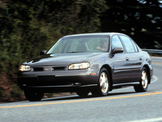 Oldsmobile Cutlass 3.2 AT (155 л.с.) - VI 1997 – 1999, седан