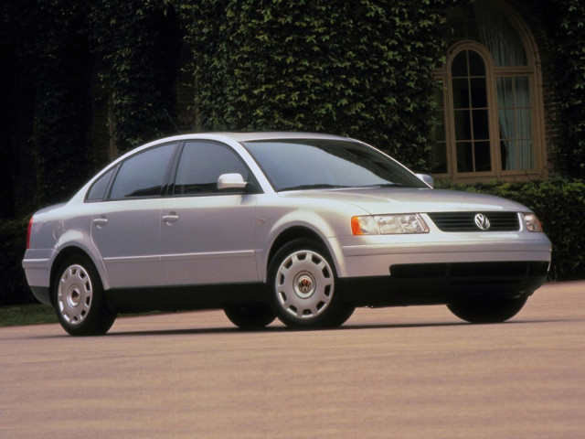 Volkswagen Passat 2.0 AT (120 л.с.) - B5 1996 – 2001, седан