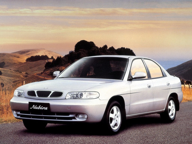 Daewoo Nubira 1.6 MT (106 л.с.) - I 1997 – 2000, седан