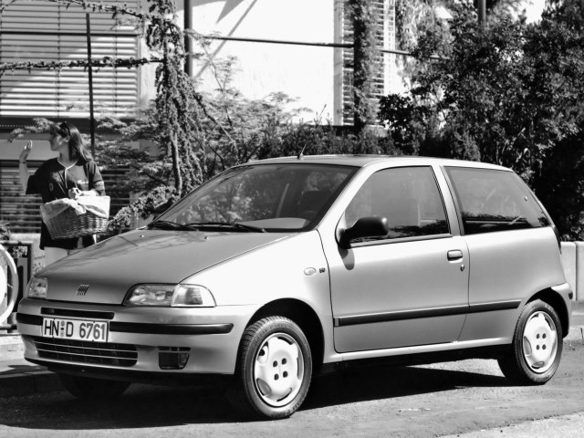 Fiat Punto 1.7D MT (63 л.с.) - I 1993 – 1999, хэтчбек 3 дв.
