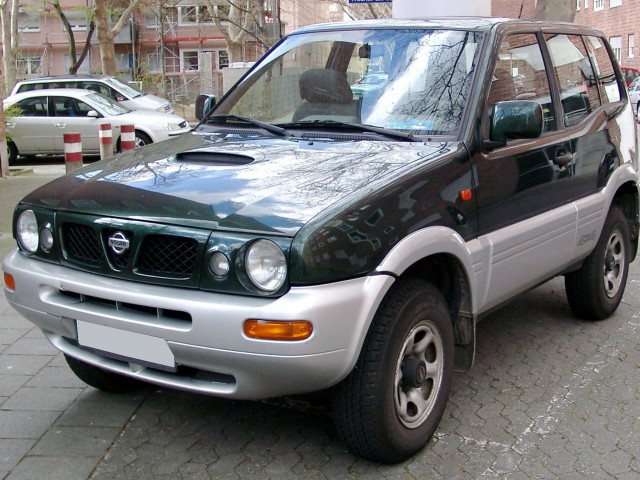 Nissan Terrano 2.4 MT 4x4 (116 л.с.) - II Рестайлинг 1996 – 1999, внедорожник 3 дв.