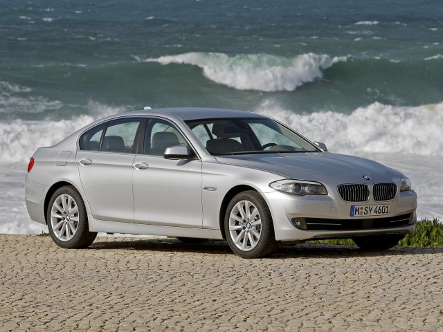 BMW 5 серии 3.0 AT (243 л.с.) - VI (F10/F11/F07) 2009 – 2013, седан