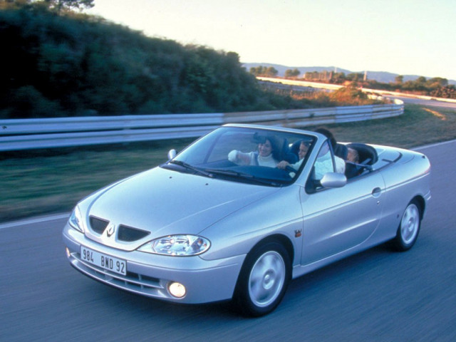 Renault Megane 2.0 MT (140 л.с.) - I Рестайлинг 1999 – 2003, кабриолет