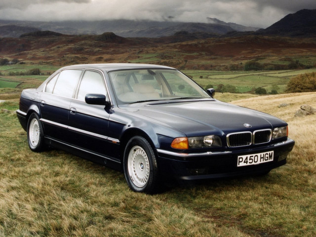 BMW 7 серии 3.0 MT (211 л.с.) - III (E38) 1994 – 1998, седан