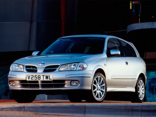 Nissan Almera 1.8 MT (114 л.с.) - II (N16) 2000 – 2003, хэтчбек 3 дв.