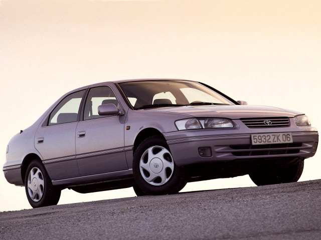 Toyota Camry 2.2 AT (131 л.с.) - IV (XV20) 1996 – 2000, седан
