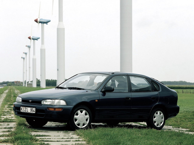 Toyota Corolla 1.6 AT (114 л.с.) - VII (E100) 1991 – 2002, лифтбек