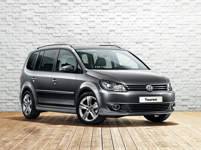 Volkswagen Touran 2.0D AMT (140 л.с.) - II 2010 – 2015, компактвэн