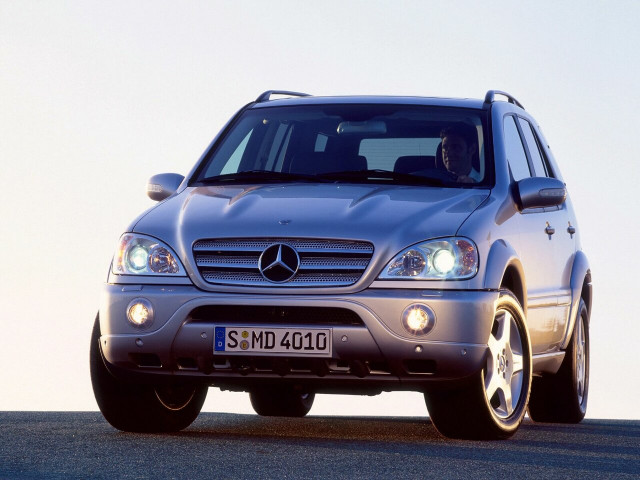 Mercedes-Benz M-Класс AMG 5.5 AT 4x4 (347 л.с.) - I (W163) Рестайлинг 2001 – 2005, внедорожник 5 дв.