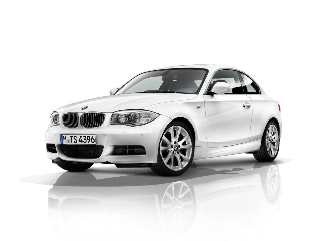 BMW 1 серии 3.0 MT 135 (306 л.с.) - I (E82/E88) Рестайлинг 2 2011 – 2014, купе