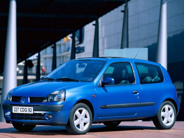 Renault Clio 1.4 MT (98 л.с.) - II Рестайлинг 2001 – 2003, хэтчбек 3 дв.