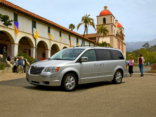 Chrysler V минивэн 2007-2010