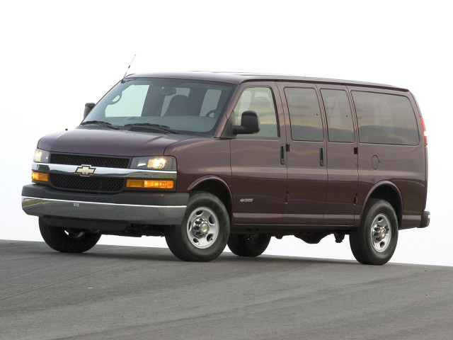 Chevrolet Express 5.4 AT 4x4 (285 л.с.) - II 2002 – н.в., минивэн