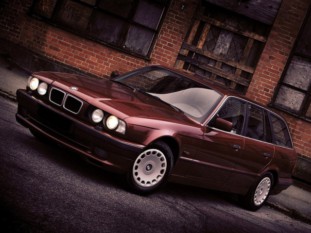 BMW 5 серии 1.8 MT (115 л.с.) - III (E34) 1987 – 1996, универсал 5 дв.