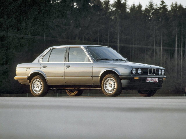 BMW 3 серии 1.8 MT (102 л.с.) - II (E30) 1982 – 1994, седан