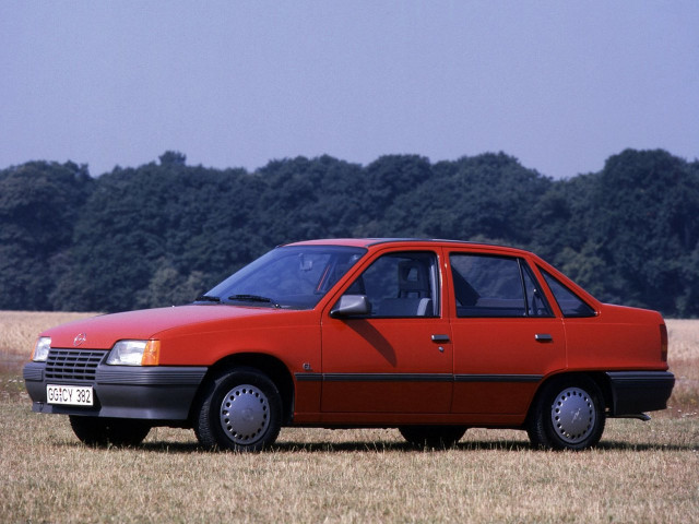 Opel Kadett 1.8 MT (112 л.с.) - E 1984 – 1989, седан