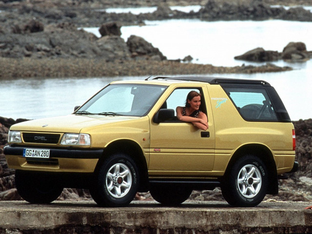 Opel Frontera 2.0 MT 4x4 (115 л.с.) - A 1991 – 1998, внедорожник 3 дв.
