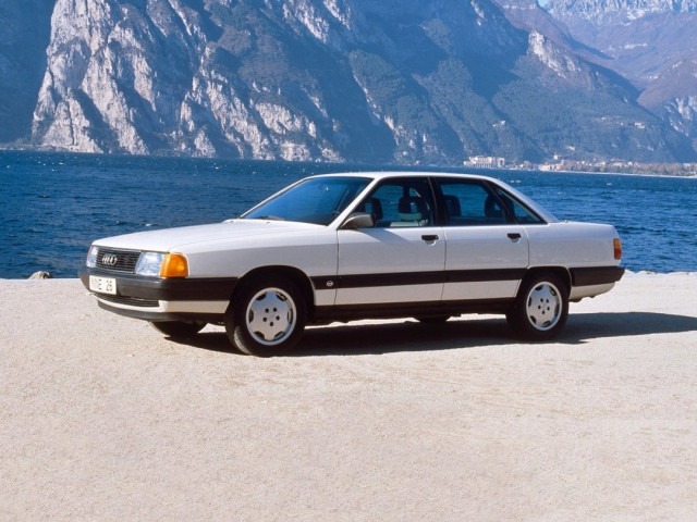 Audi 100 2.3 AT (165 л.с.) - III (C3) Рестайлинг 1988 – 1991, седан