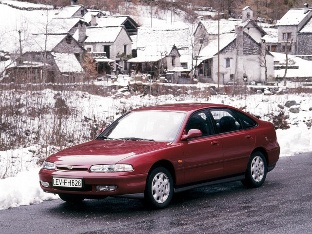Mazda 626 2.5 AT (165 л.с.) - IV (GE) 1991 – 1997, лифтбек
