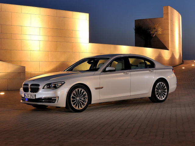 BMW 7 серии 6.0 AT (544 л.с.) - V (F01/F02/F04) Рестайлинг 2012 – 2015, седан