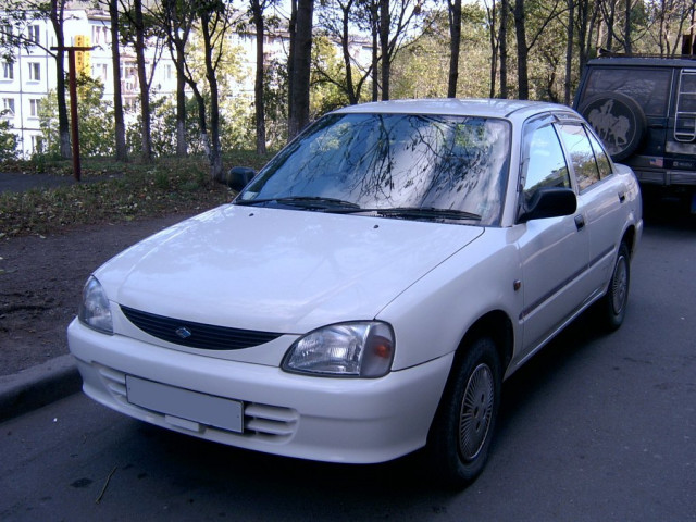 Daihatsu Charade 1.6 MT (105 л.с.) - IV Рестайлинг 1996 – 2000, седан