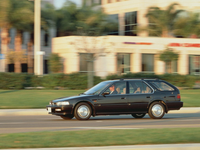 Honda Accord 2.2 MT (150 л.с.) - IV 1989 – 1994, универсал 5 дв.
