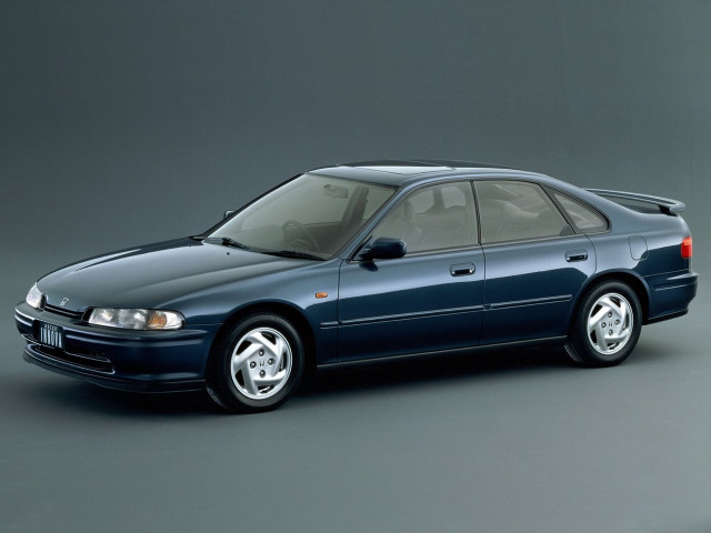 Honda Ascot Innova 2.0 AT (135 л.с.) -  1992 – 1996, седан
