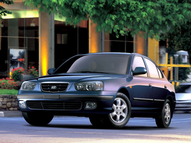 Hyundai Elantra 2.0 MT (139 л.с.) - III (XD) 2000 – 2003, седан