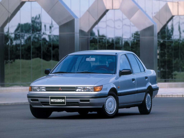 Mitsubishi Lancer 1.5 MT (85 л.с.) - V 1988 – 1994, седан