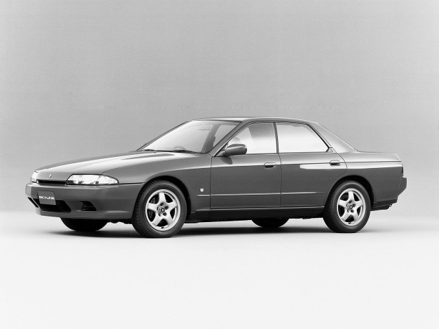 Nissan Skyline 2.0 MT 4x4 (215 л.с.) - VIII (R32) 1989 – 1994, седан