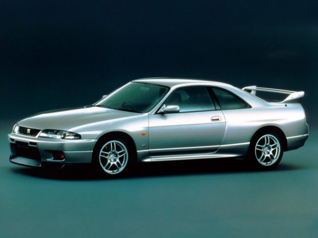 Nissan Skyline 2.5 AT (245 л.с.) - IX (R33) 1993 – 1998, купе
