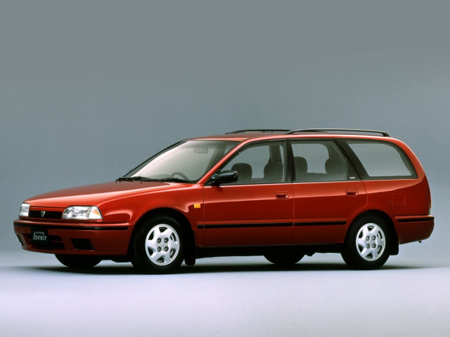 Nissan Avenir 1.6 MT (97 л.с.) - I (W10) 1990 – 1998, универсал 5 дв.