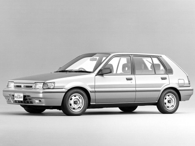 Nissan Pulsar 1.5 MT (85 л.с.) - III (N13) 1986 – 1990, хэтчбек 5 дв.