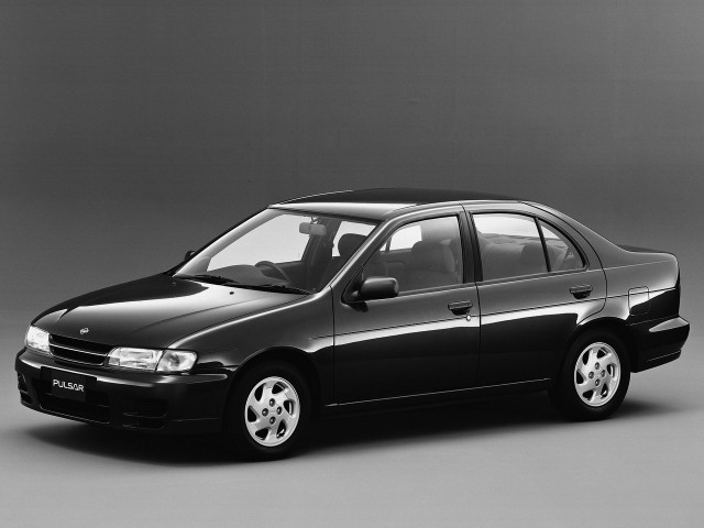 Nissan Pulsar 1.9 MT (140 л.с.) - V (N15) 1995 – 2000, седан