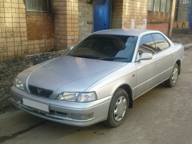 Toyota Vista 2.0 AT (133 л.с.) - IV (V40) 1994 – 1998, седан-хардтоп