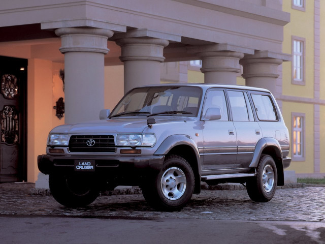 Toyota Land Cruiser 4.5 AT 4x4 (205 л.с.) - 80 Series Рестайлинг 1995 – 1997, внедорожник 5 дв.