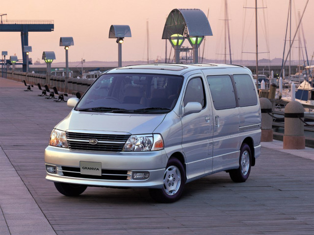 Toyota Granvia 3.0D AT 4x4 (140 л.с.) - I 1995 – 2002, минивэн