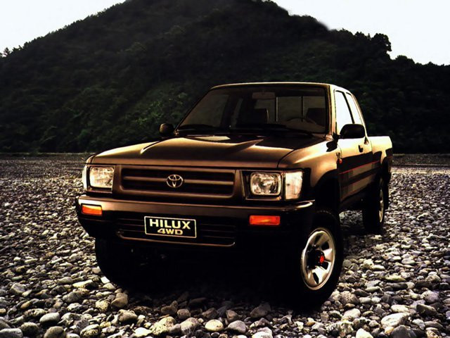 Toyota Hilux 2.5D AT 4x4 (97 л.с.) - V 1988 – 2004, пикап полуторная кабина