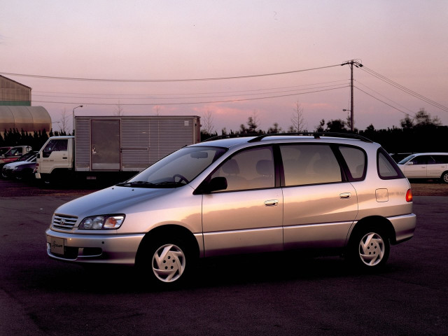 Toyota I (M10) компактвэн 1995-2001