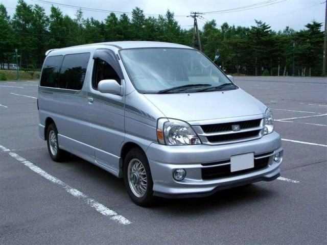 Toyota Touring HiAce 3.0D AT (140 л.с.) - I 1999 – 2002, минивэн