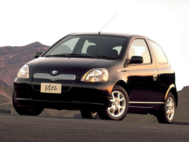 Toyota Vitz 1.3 AT 4x4 (87 л.с.) - I (P10) 1999 – 2005, хэтчбек 3 дв.